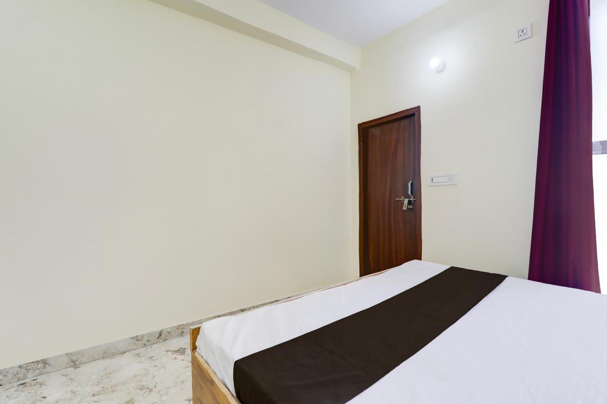 Hotel O Rn Chinhat Kültér fotó